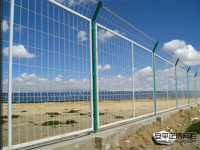 <strong>光伏鋼圍欄</strong>th=