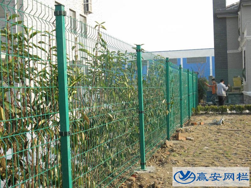 三角折彎公路護欄網(wǎng)