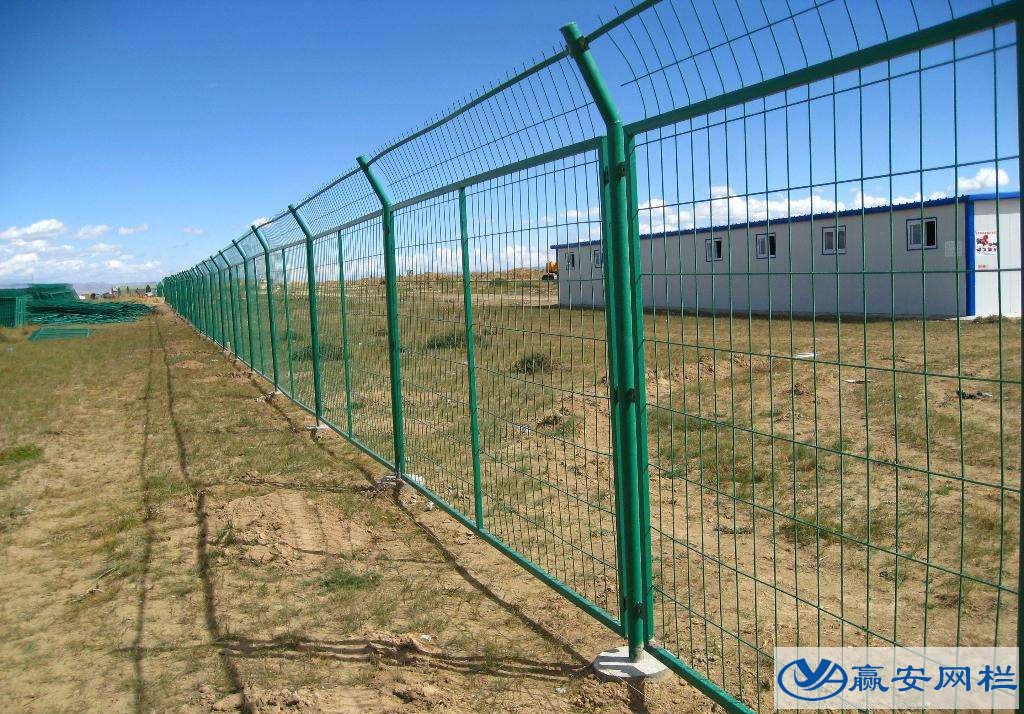 鐵絲護欄網(wǎng)