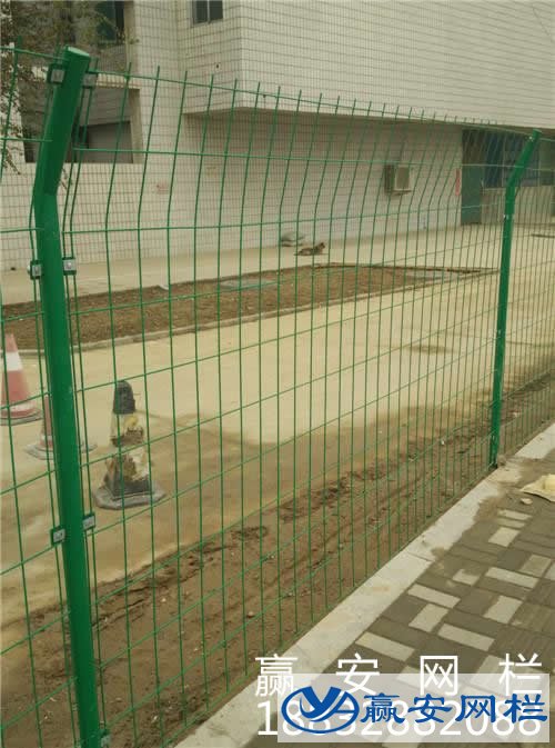 公路護(hù)欄網(wǎng)