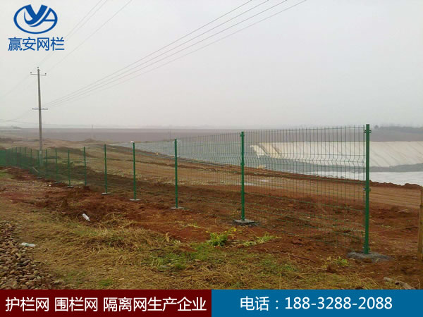 鐵絲網圍欄 鐵絲網圍欄