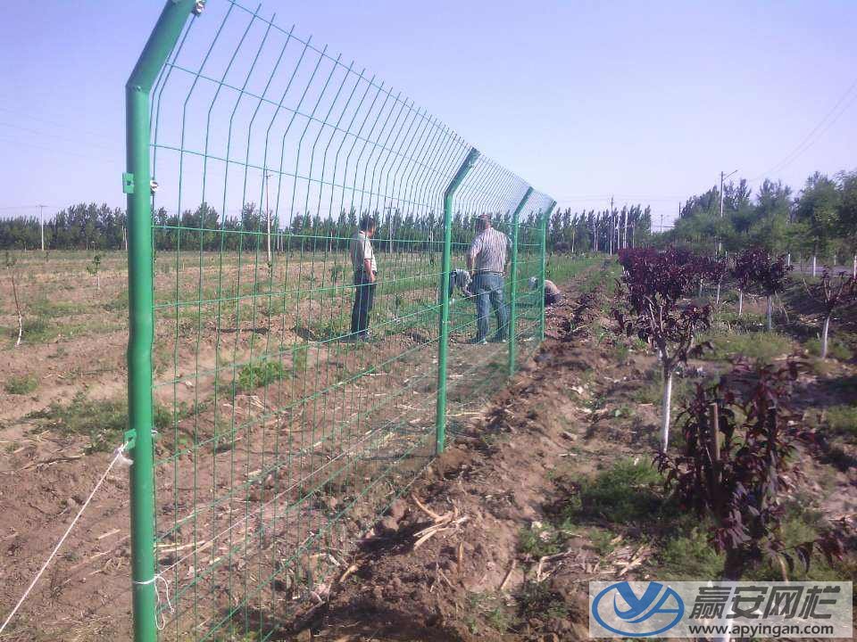 光伏電站防護(hù)圍欄