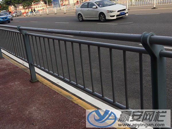 道路護欄