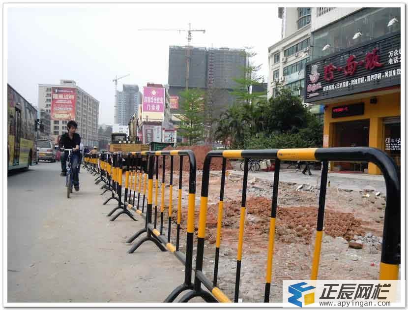 鐵馬護(hù)欄效果圖