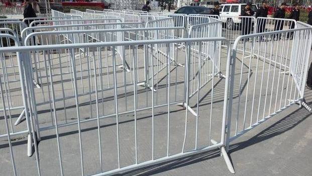 鐵馬護(hù)欄效果圖