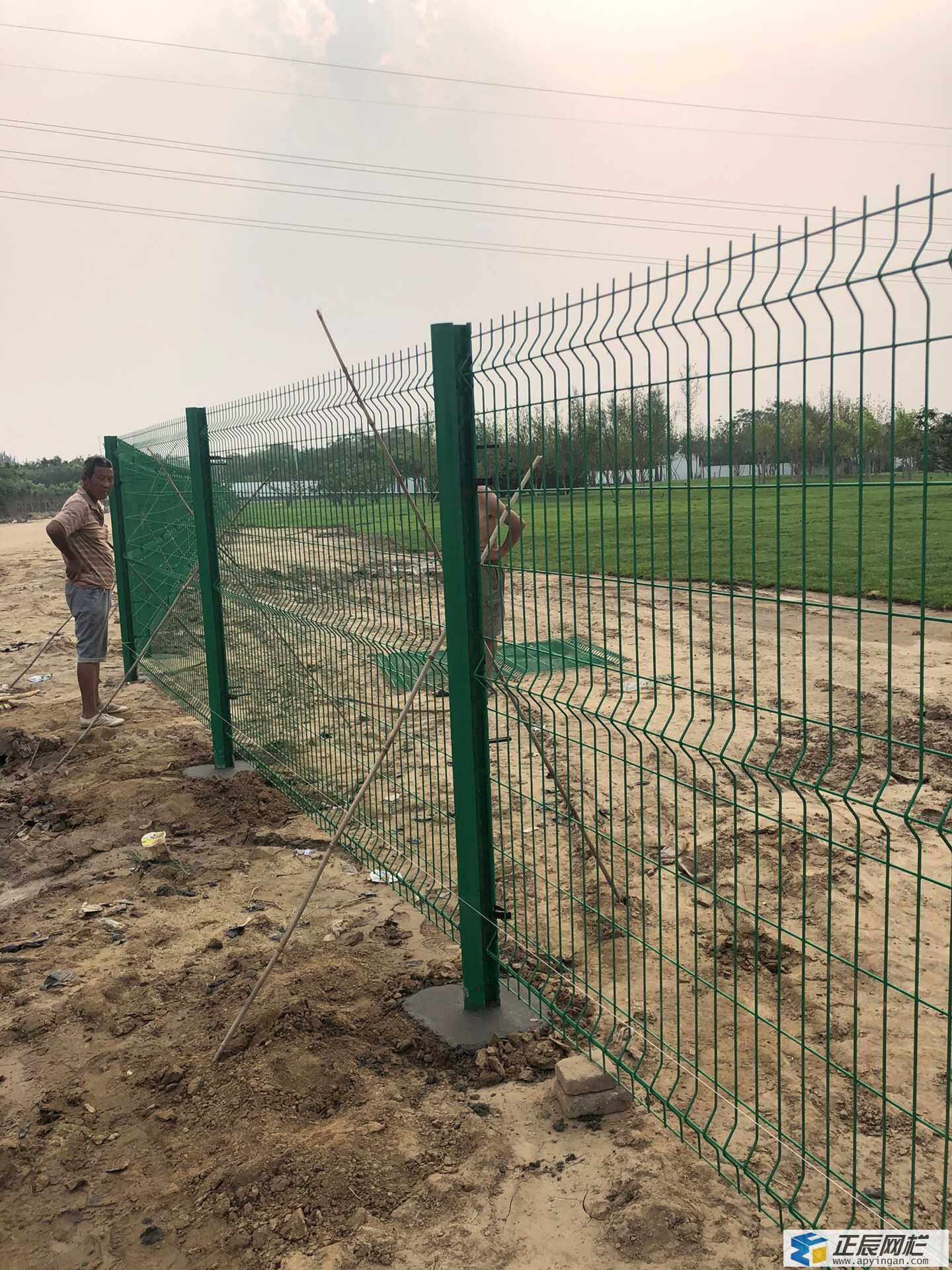 護(hù)欄網(wǎng)安裝