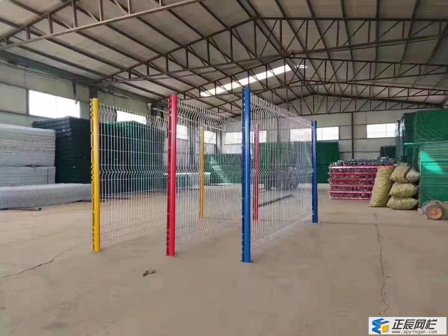 桃型柱護欄網 圈地護欄網