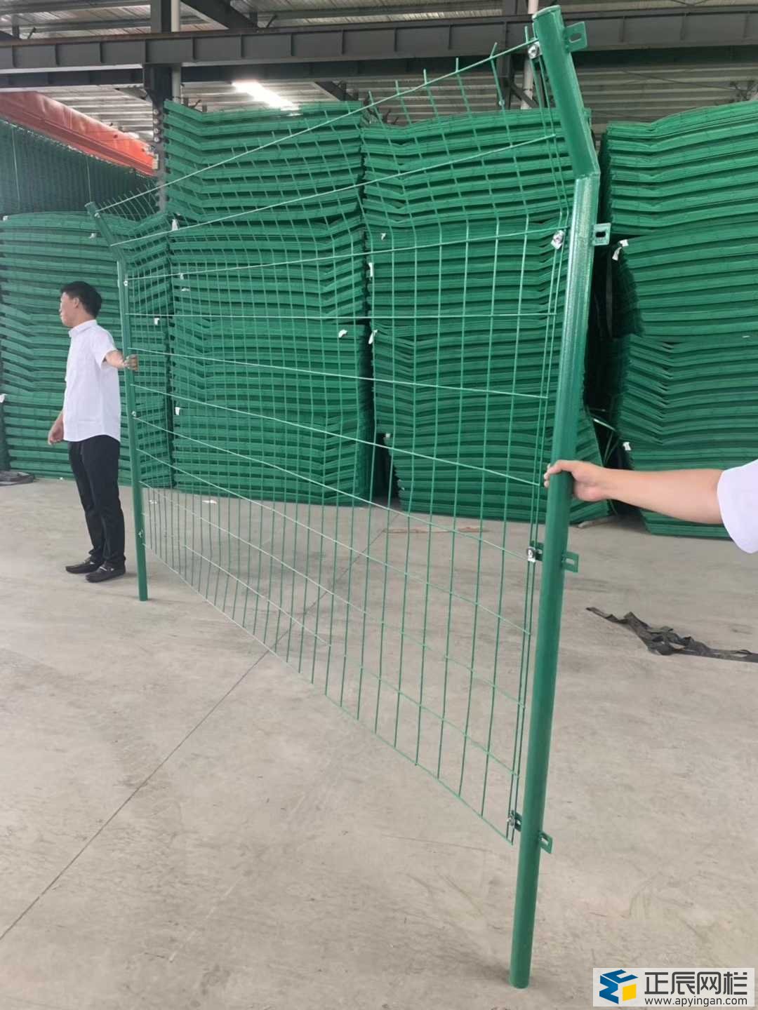 雙邊絲護(hù)欄網(wǎng) 小區(qū)隔離網(wǎng)廠家現(xiàn)貨