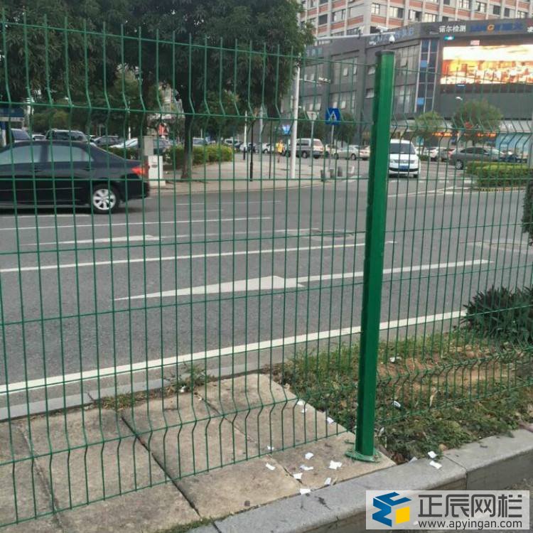 公路護欄網安裝明白文