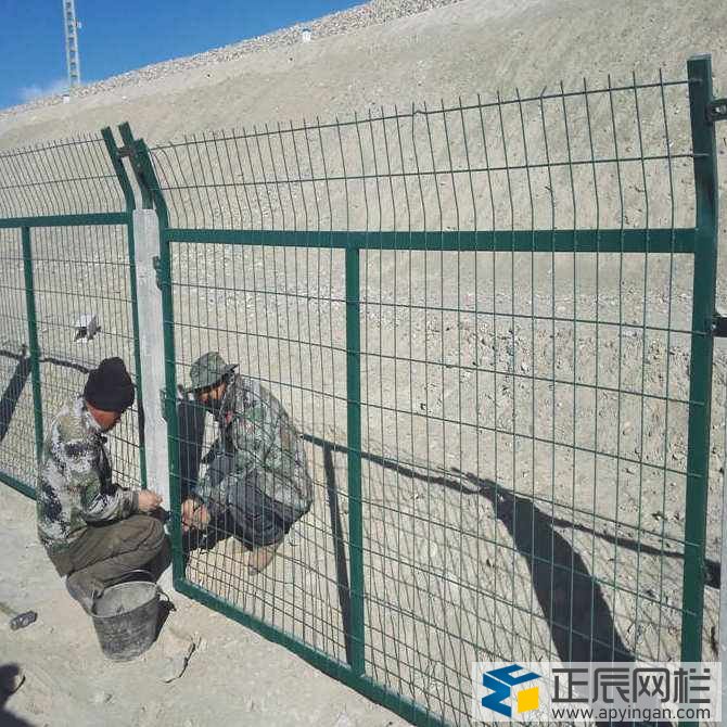 鐵路沿線防護柵欄