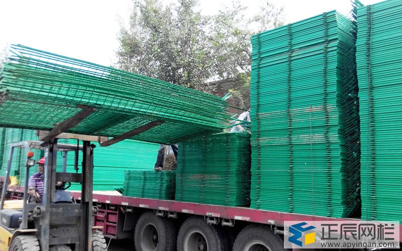 影響公路護欄網(wǎng)價格的因素