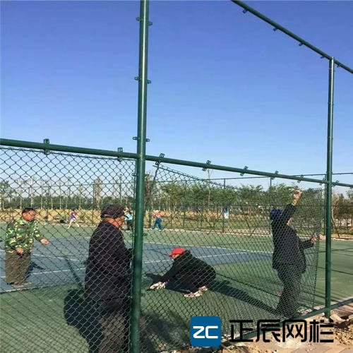 籃球場鋼絲網(wǎng)圍欄