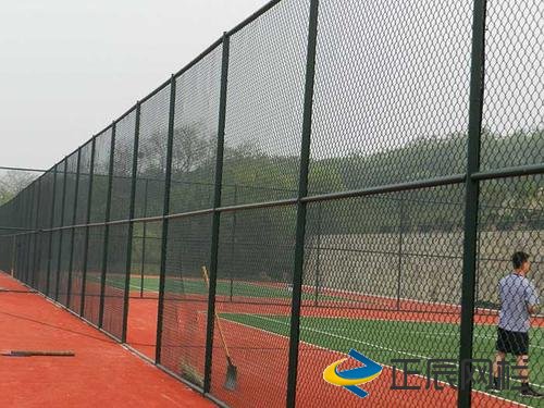 專業(yè)的球場(chǎng)圍欄網(wǎng)廠家